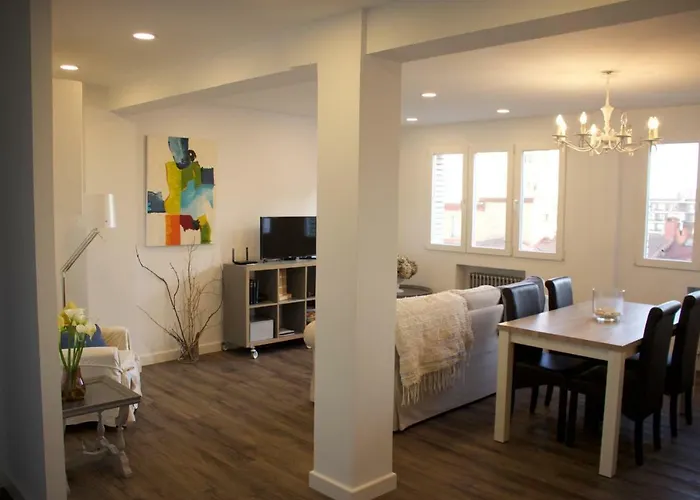 Apartamento Turístico Alfredo Truan *